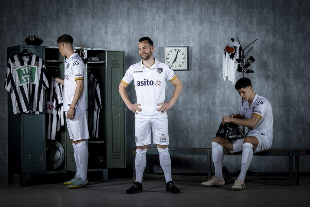 Heracles Almelo là đội bóng lâu đời tại Hà Lan Heracles Almelo là đội bóng lâu đời tại Hà Lan